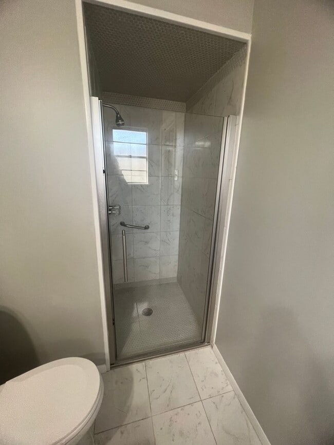 Building Photo - Updated in North Bossier.. Close to Barksdale Air Force Base..