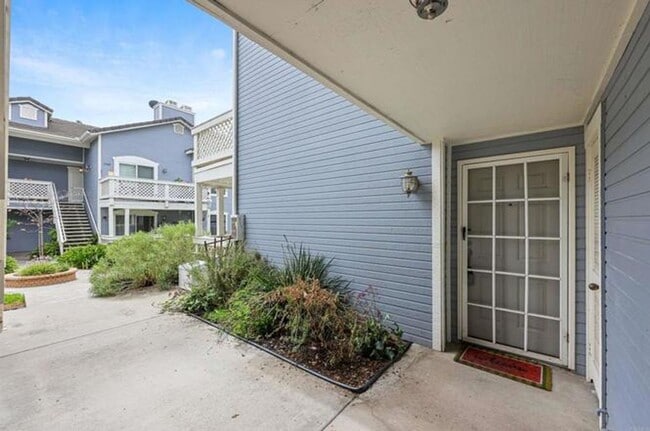 Building Photo - Remodeled 2BD Condo in the Heart of Old Poway