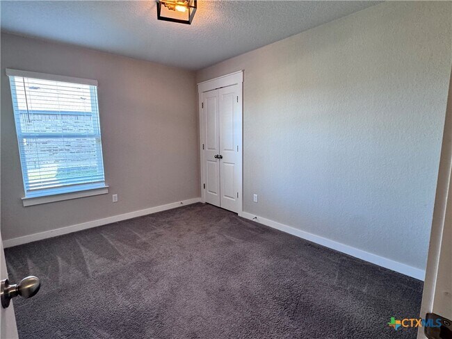 Building Photo - 300 Colthorpe Ln