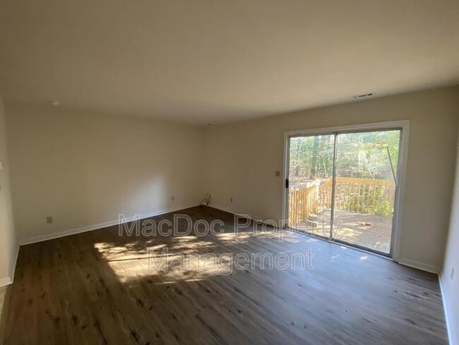 Building Photo - 16128 Clarence Ct