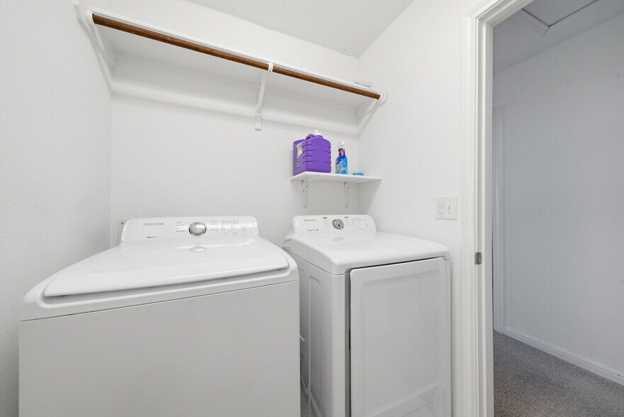 Building Photo - 13011 Tarland St