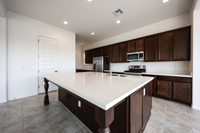 Building Photo - 3 Bedroom + Den and Loft in Aloravita Community
