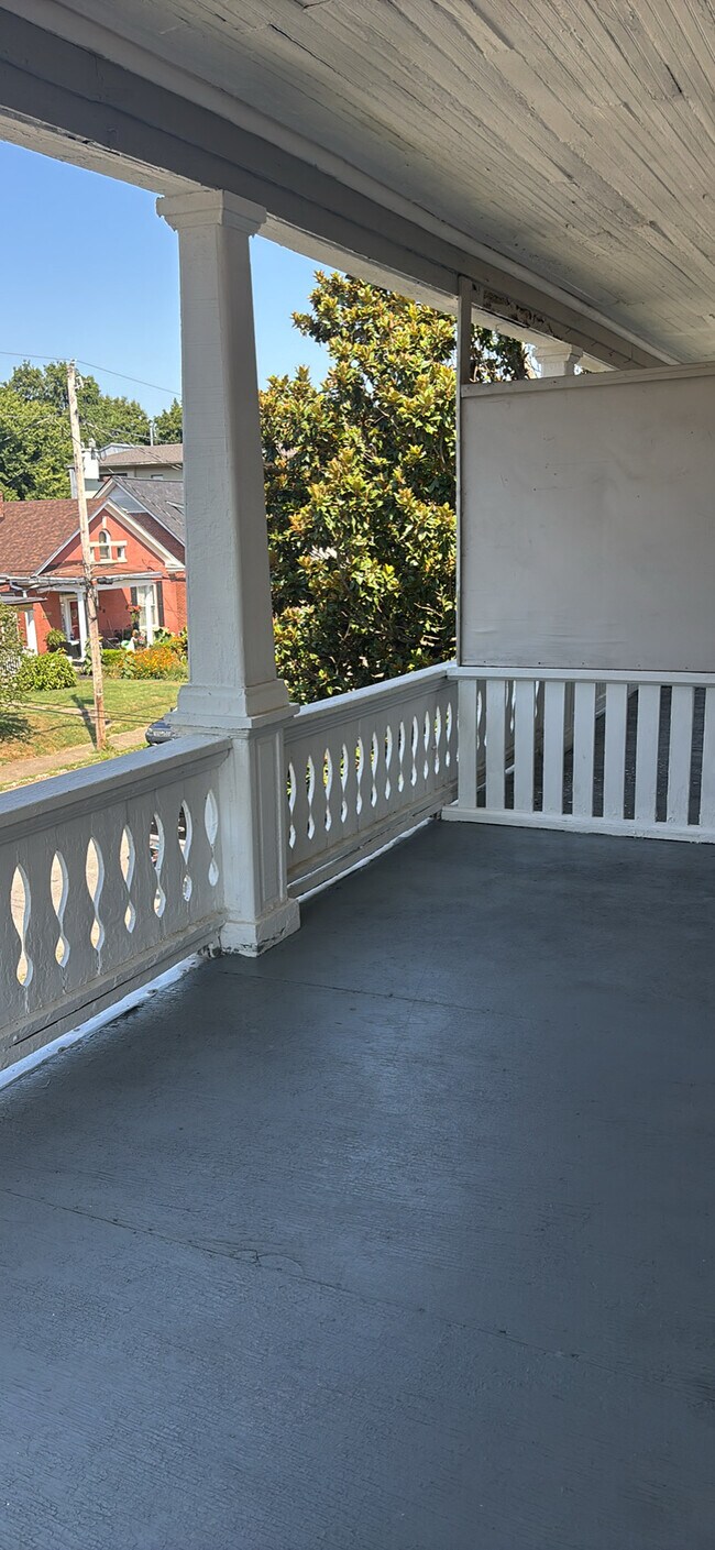 Building Photo - 161 N Keats Ave