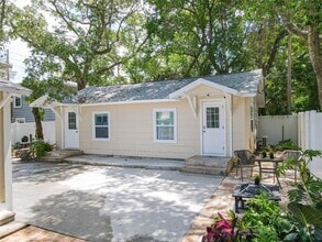 Building Photo - 609 N Osceola Ave
