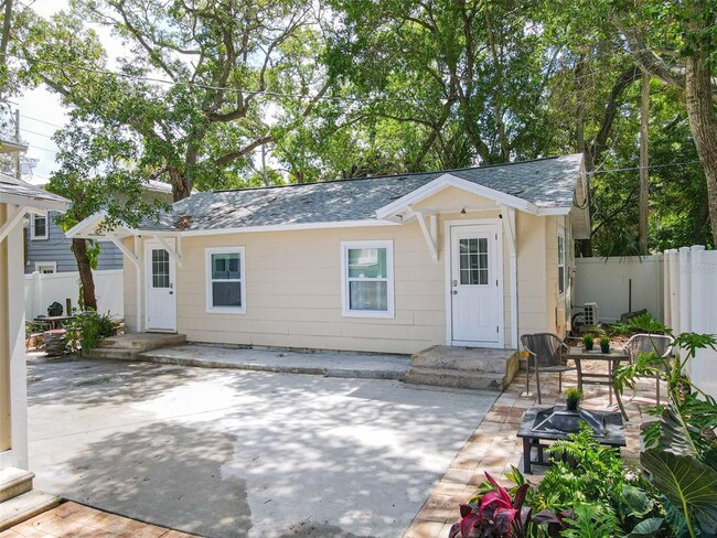 Primary Photo - 609 N Osceola Ave