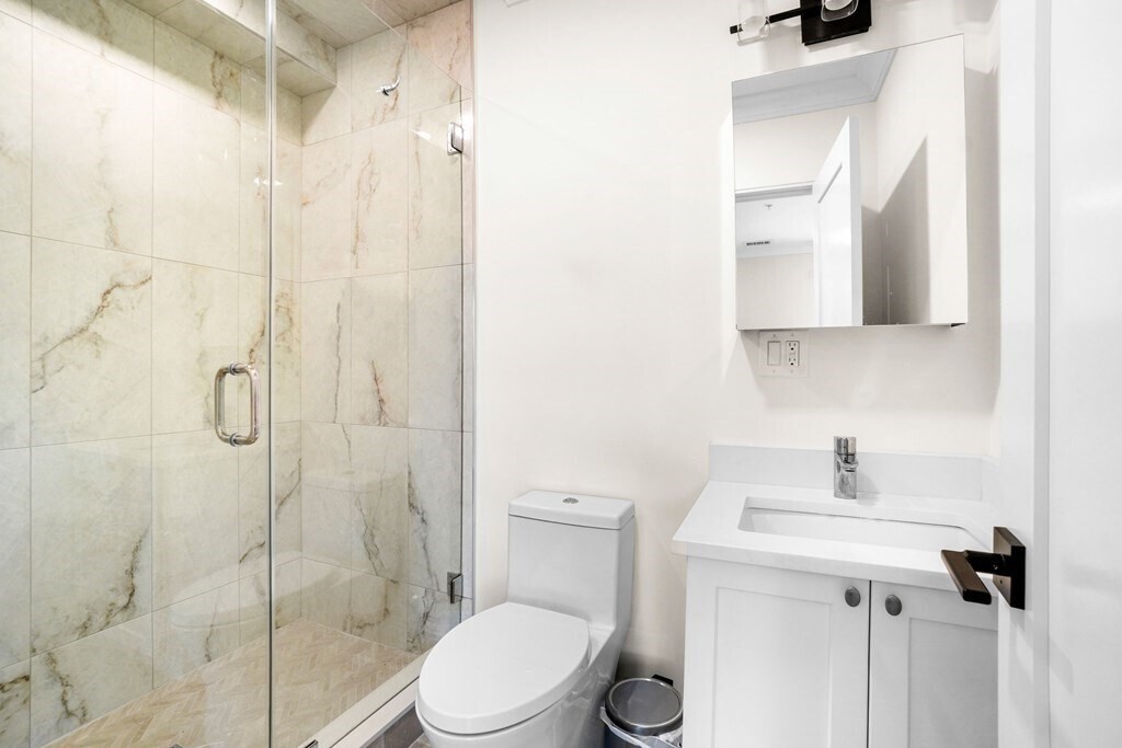 Building Photo - 32 Blaine St