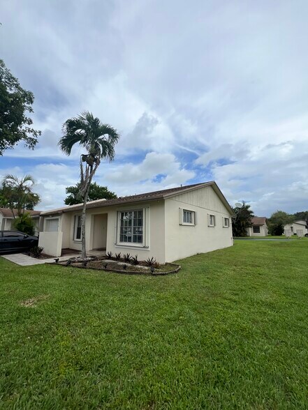 Building Photo - 11758 SW 108th Ln