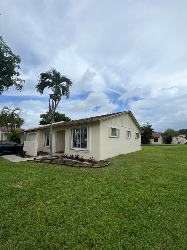 Building Photo - 11758 SW 108th Ln