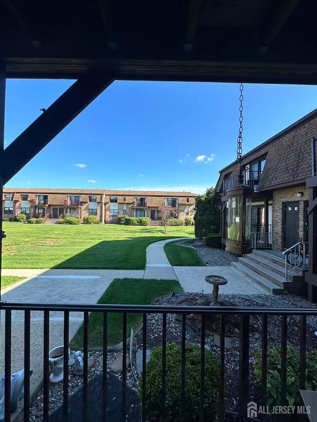 Primary Photo - 405 N Oaks Blvd