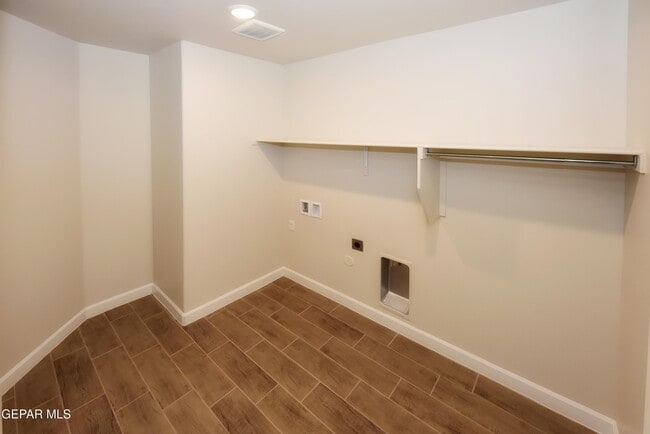 Building Photo - 705 Paseo De La Reina St