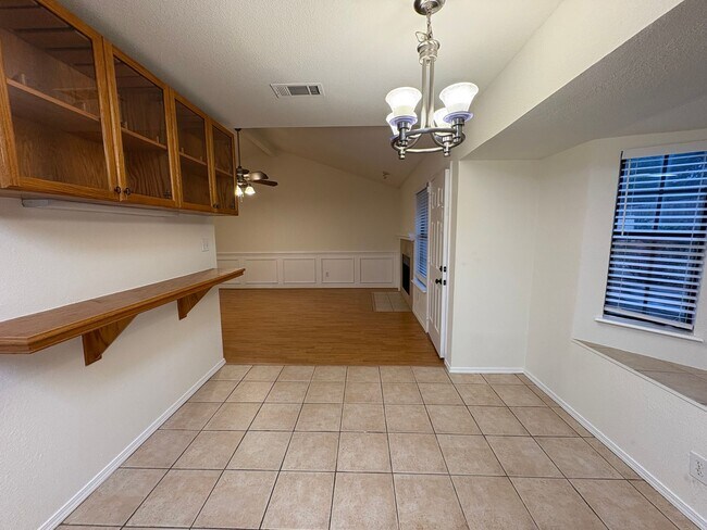 Building Photo - Charming 3-bed 2-bath Home Birdville ISD!