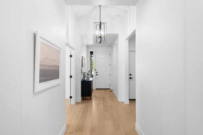 Building Photo - Helenium