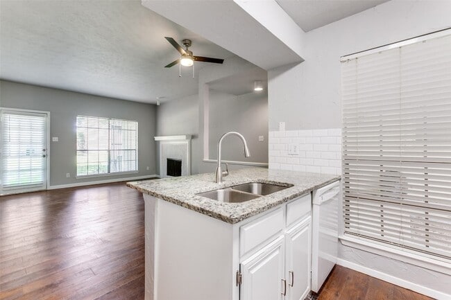 Building Photo - 3140 Devonshire Dr