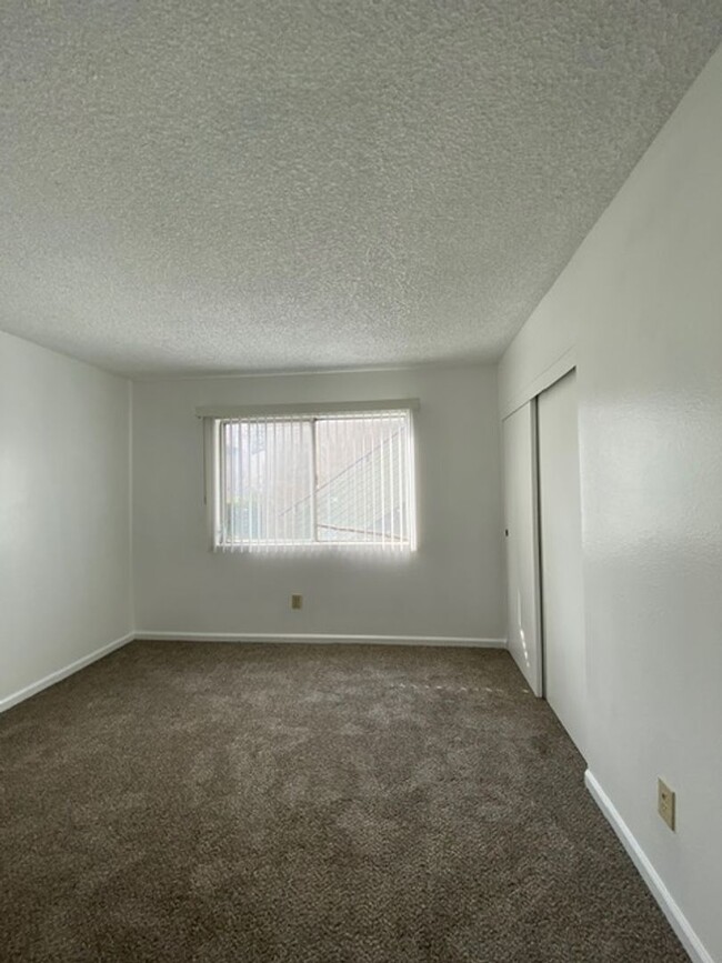 Building Photo - Completely Remodeled Colton Condo in Gated...