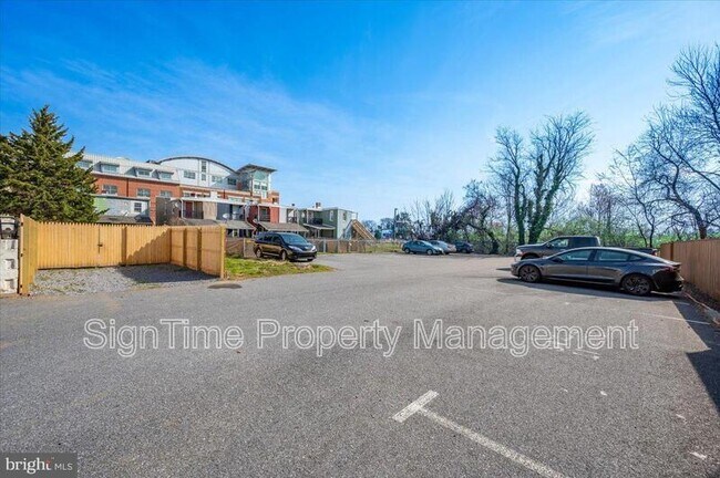 Building Photo - 138 E South St