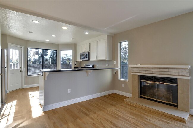 Building Photo - 970 Antelope Terrace