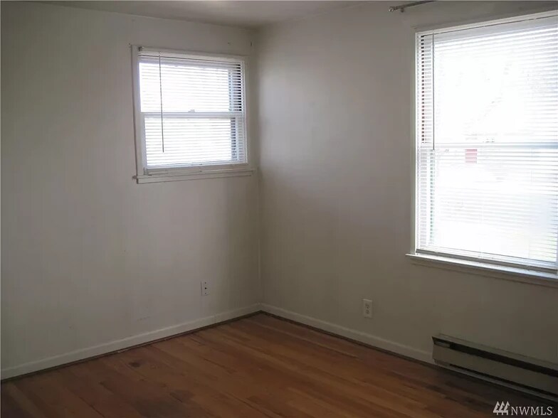 Bedroom 3 - 420 N Mattson Dr