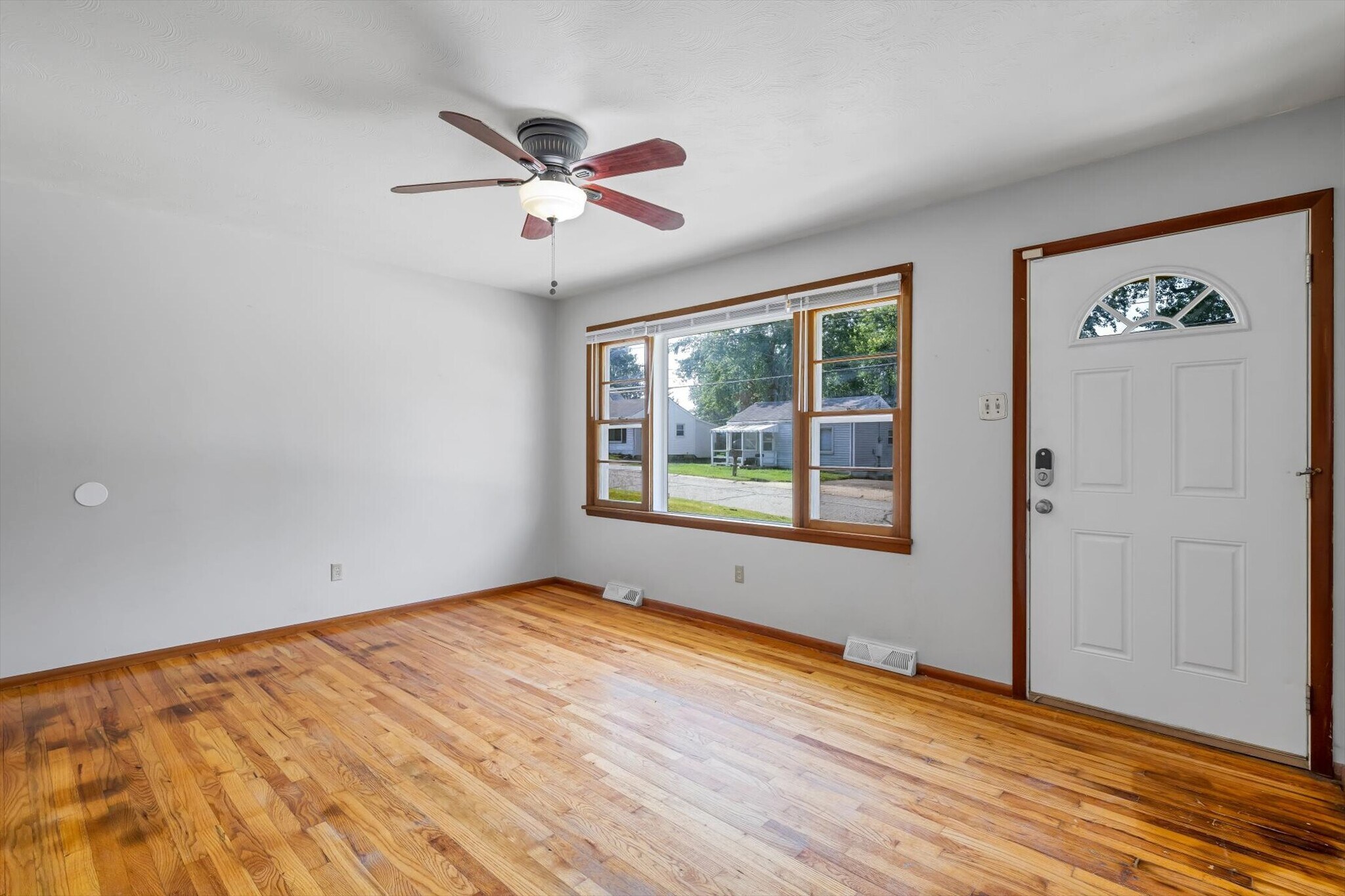 Building Photo - 243 Reasor Dr