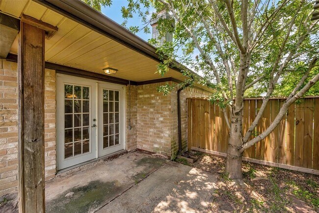 Building Photo - 20110 Misty Pines Dr