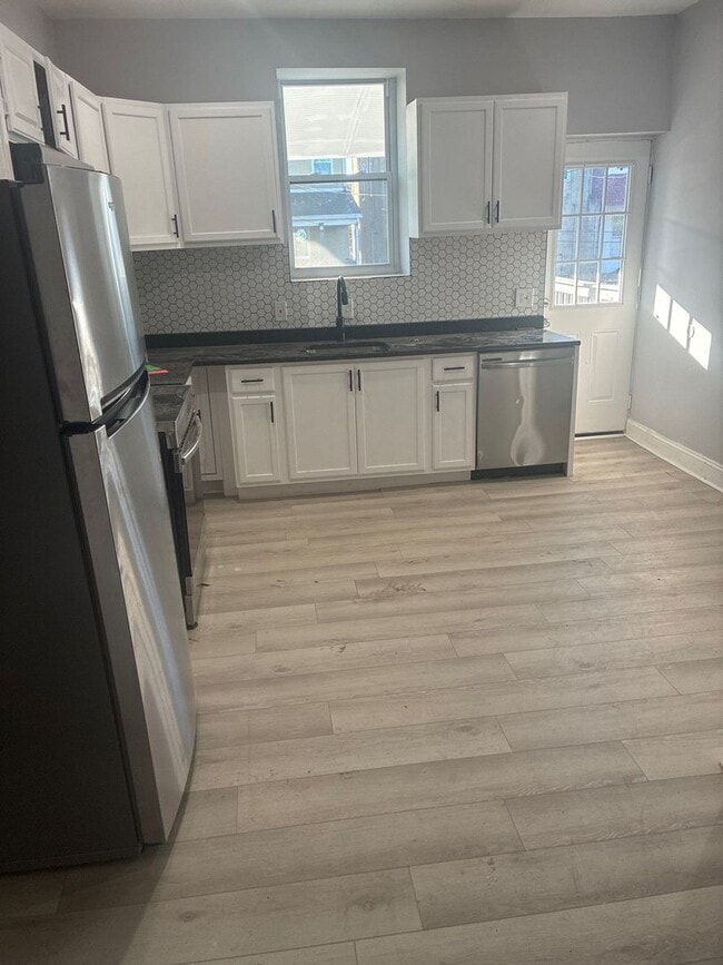 Building Photo - 3317 Paton Ave