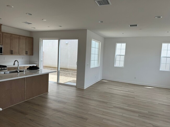 Building Photo - 13885 Sedum Ln