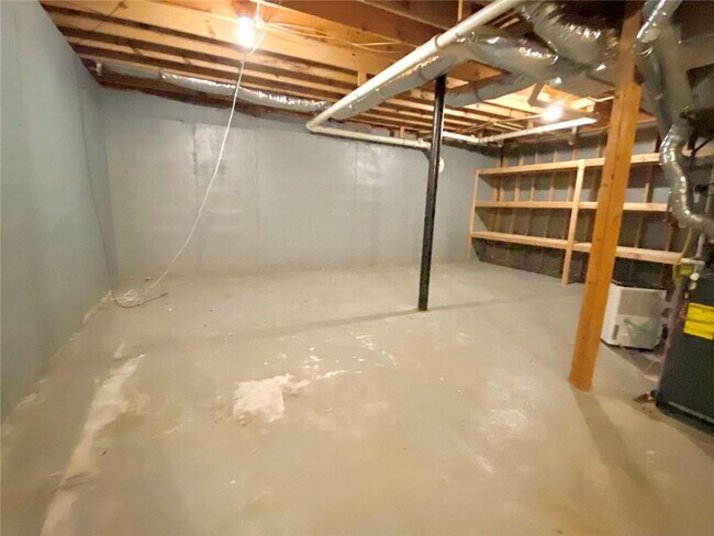 Building Photo - 5923 Rosie Ln SE