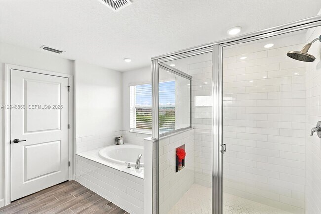 Building Photo - 12303 SW Roma Cir