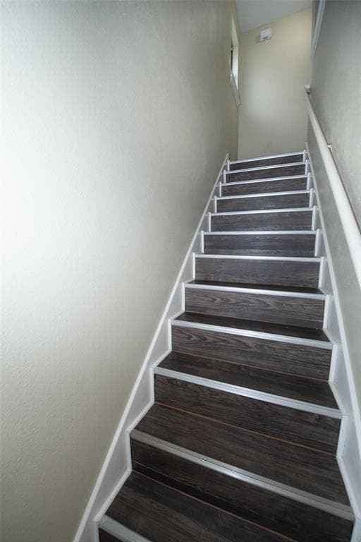 Building Photo - 9710 Sugar Hill Dr