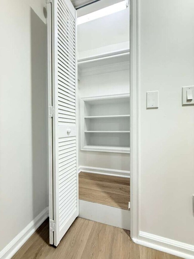 Building Photo - FOR RENT – FULLY REMODELED 4 BEDROOM | 2 BATH HOME!