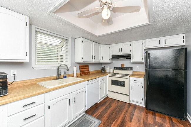 Building Photo - 2502 Chaseway Ct