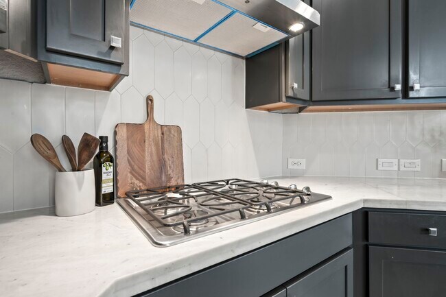Building Photo - 3938 Avalon Ridge Dr
