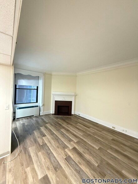 Building Photo - 62 Boylston St