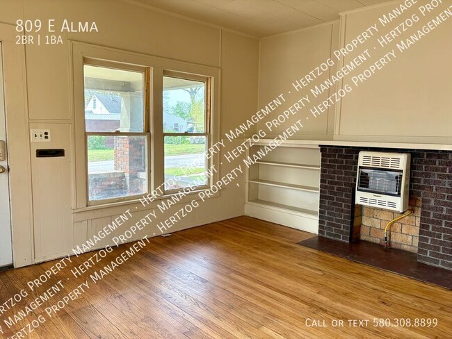 Building Photo - 809 E Alma-