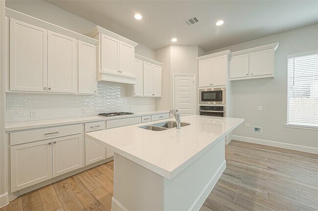 Building Photo - 213 McCrea Ct