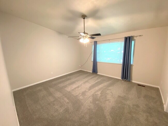 Building Photo - COMING SOON! -10817 Fallsington Court *Beautiful 2BR, 2.5 BA Townhouse in Blue Ash*