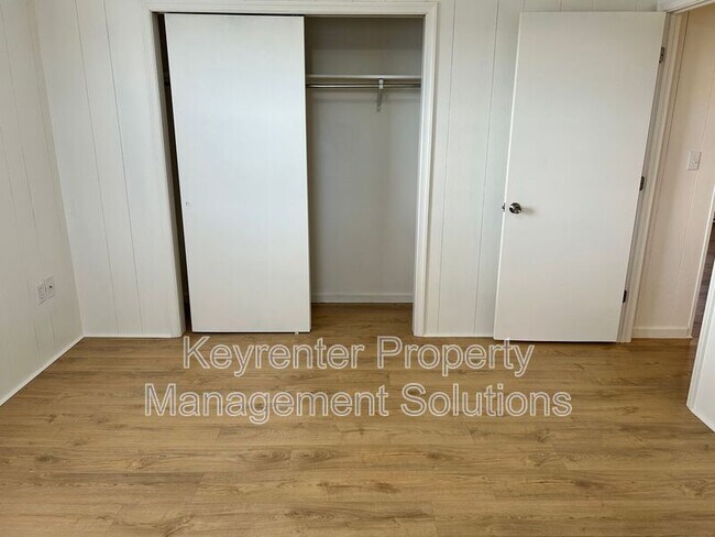 Building Photo - 117 Olive St