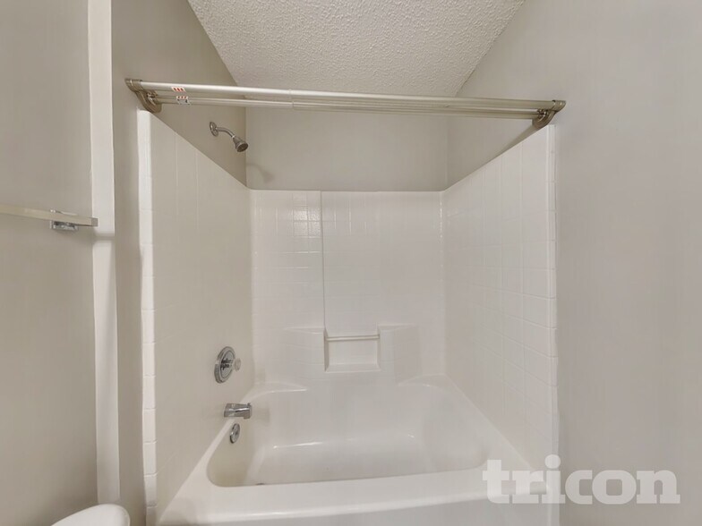 Building Photo - 3464 Brahma Bull Cir N