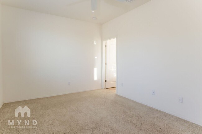 Building Photo - 801 Calle Tikal