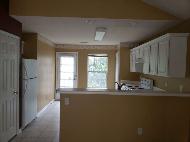 Building Photo - Single Family Home with Fireplace in McDonough - Built 2004