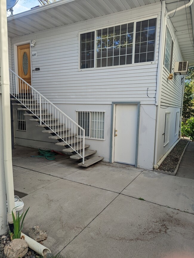 Primary Photo - 437 Court St