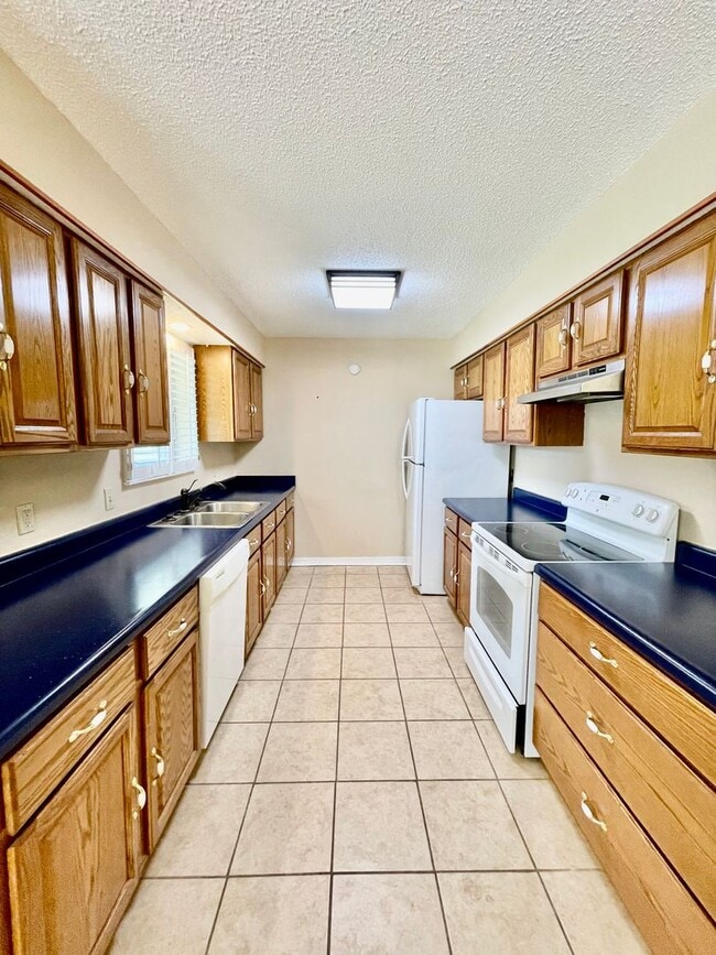 Building Photo - Charming Rental in Broken Arrow 3BD 2BA 2 Car Grg