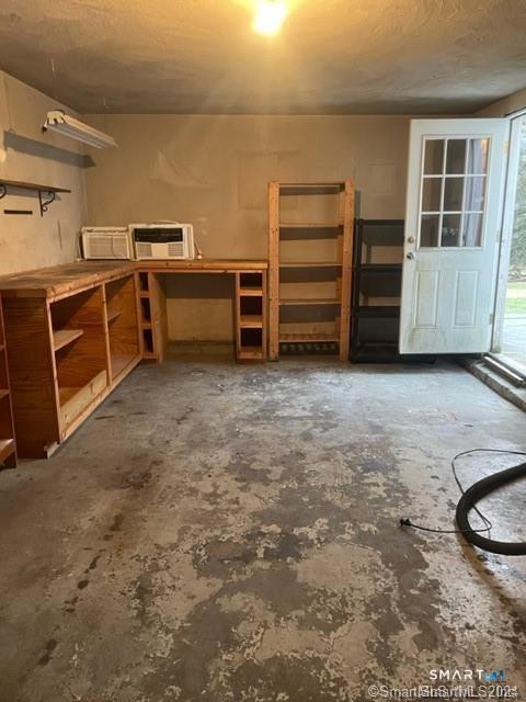 Building Photo - 608 Stillson Rd