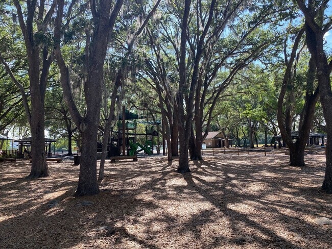 Building Photo - 2/2.5 WINTER SPRINGS