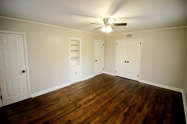 Building Photo - 3739 Honeysuckle Ct