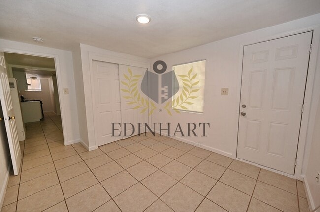 Building Photo - 3643 E Dwight Way