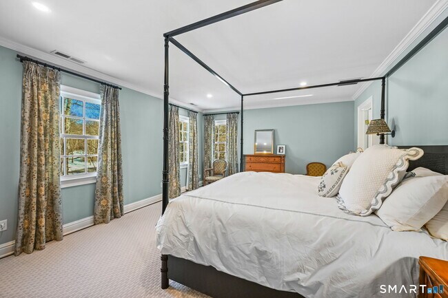 Building Photo - 61 Bittersweet Ln