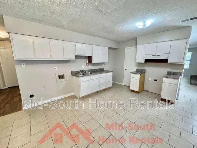 Building Photo - 4579 Buffer Dr