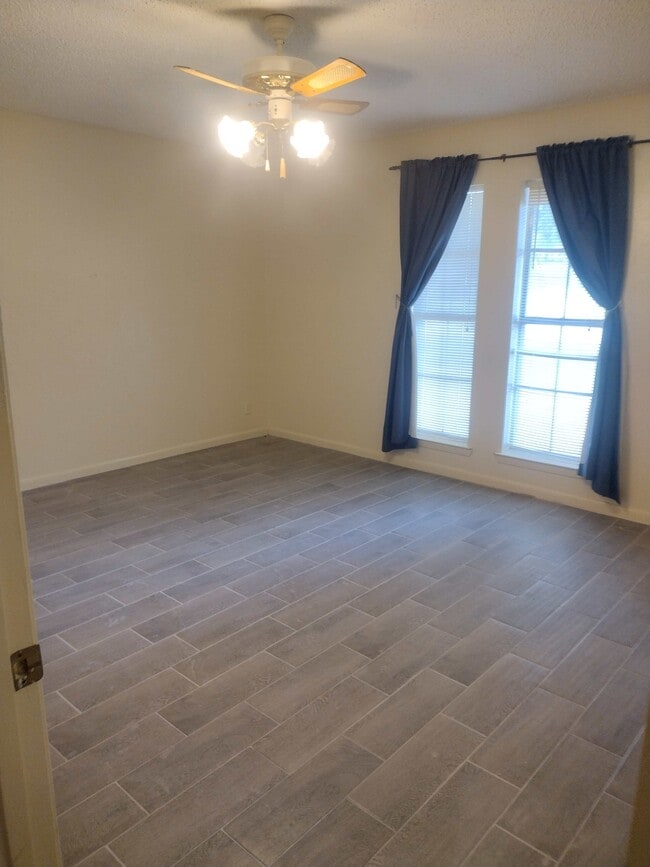 Building Photo - 402 S Wofford St