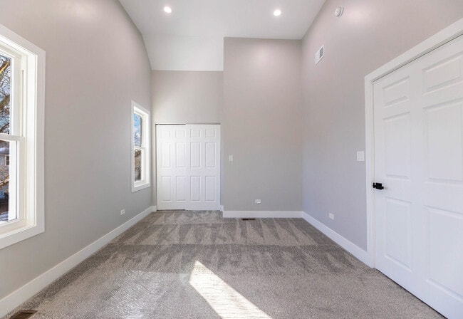 Building Photo - 5552 S Shields Ave