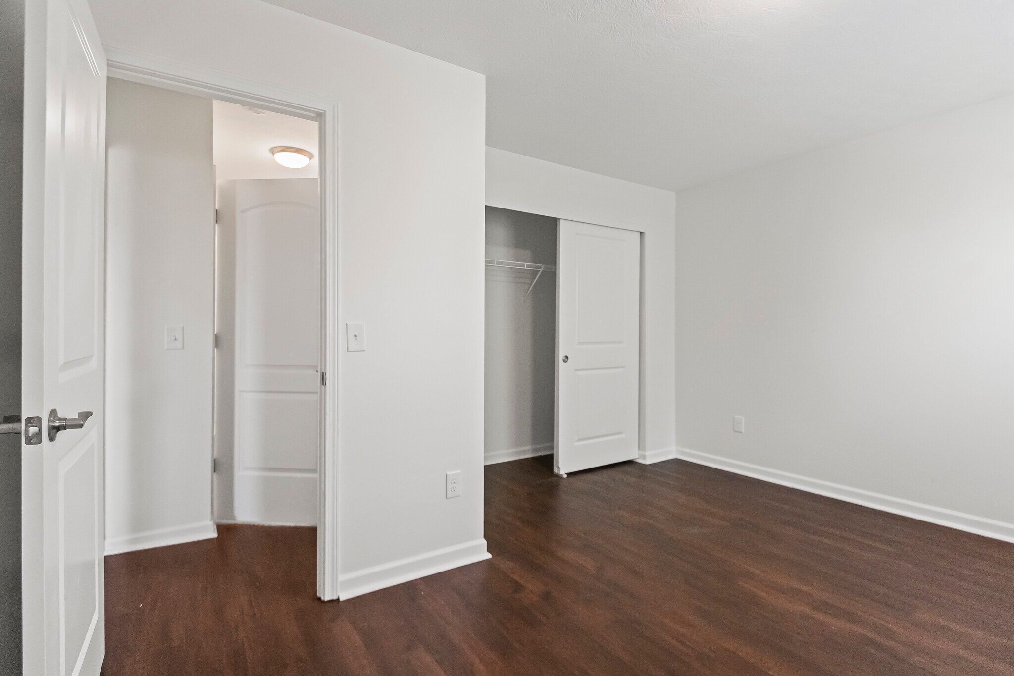 Building Photo - 136 Poe Ave